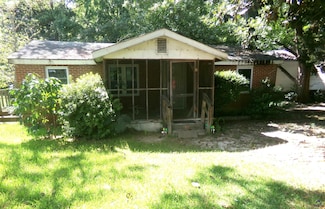 525 Carver Ave, Tennille, GA 31089