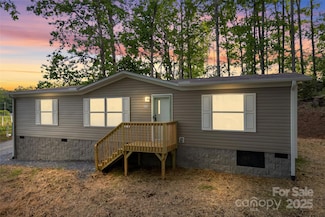 99 Sandy Hill Ln, Hendersonville, NC 28792