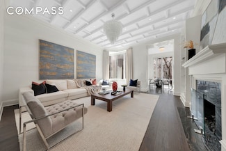 42 W 71st St Unit TH, New York, NY 10023
