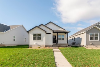 123 Axlewood Dr, Waterloo, IA 50701