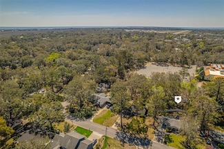 529 Postell Dr, Saint Simons Island, GA 31522