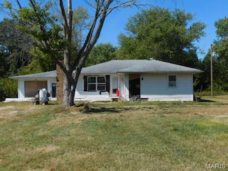 4235 Radio Tower Rd, Salem, IL 62881