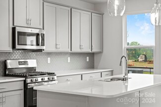 1702 Blanche St, Charlotte, NC 28262