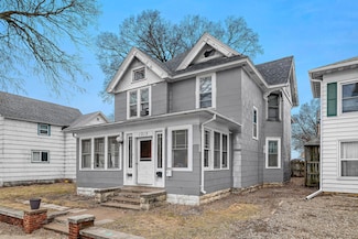 1313 Avon St, La Crosse, WI 54603