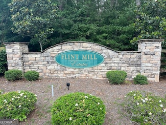 1058 Waverly Dr, Griffin, GA 30224