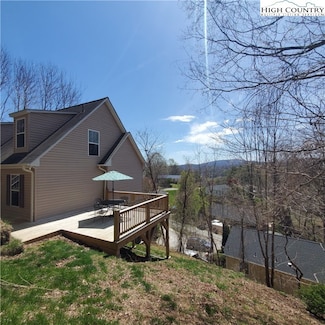 161 Alexander Dr, Boone, NC 28607