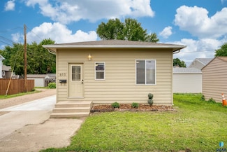 610 W 31st St, Sioux Falls, SD 57105
