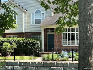 35202 Emma Cir, Walled Lake, MI 48390