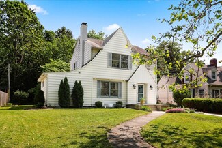 1011 W Healey St, Champaign, IL 61821