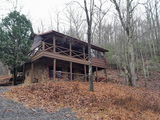 280 Cabin Ln, Murphy, NC 28906