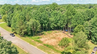 268 Beacon Dr, Maysville, GA 30558