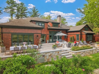 86 Black Rock Dr, Hingham, MA 02043