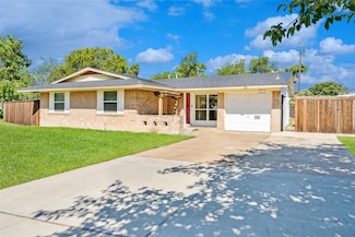 2425 Misty Ln, Carrollton, TX 75006