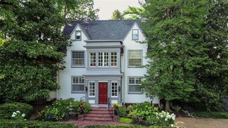 9131 Clayton Rd, Saint Louis, MO 63124
