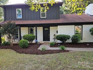 7148 April Ridge Ln, Charlotte, NC 28215