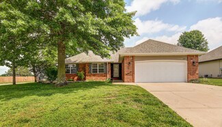 1339 W Stone House Rd, Nixa, MO 65714