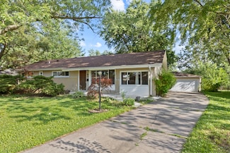 65 Des Plaines Ln, Hoffman Estates, IL 60169