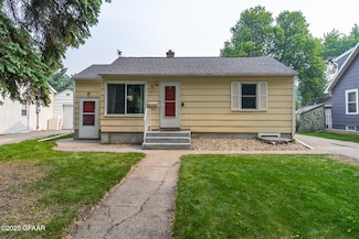 2024 1st Ave N, Grand Forks, ND 58203