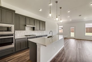 1820 Purtis Creek Dr, Forney, TX 75126