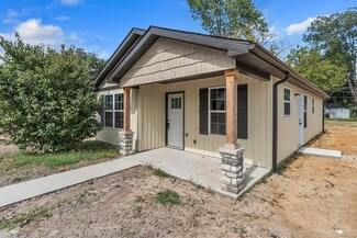 119 Black Ave, Chaffee, MO 63740
