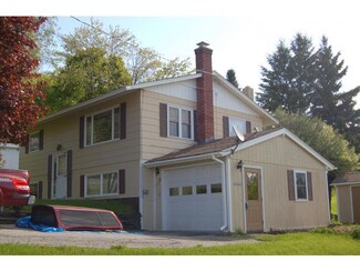 13 Cano Dr, Barre, VT 05641