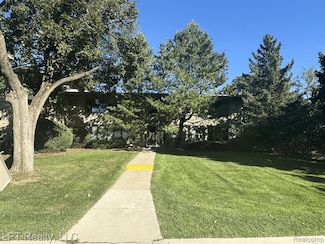 376 Concord Place Unit 4, Bloomfield Hills, MI 48304
