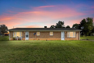 4932 & 4934 Thornspring Rd, Pulaski, VA 24301