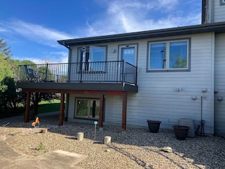 3927 Memory Ln, Waterloo, IA 50702