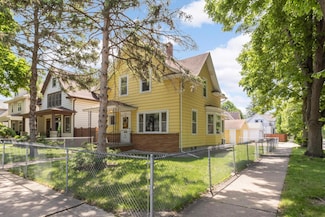 742 Hawthorne Ave E, Saint Paul, MN 55106