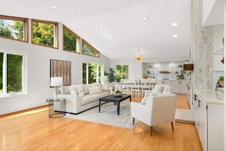 1679 Celia Rd, Saint Paul, MN 55118