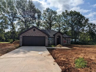 161 Hideaway Ln, Wetumpka, AL 36092