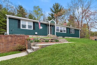 1530 Quaker St, Northbridge, MA 01534
