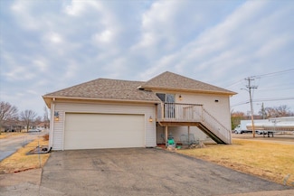 201 Hjemdal Ln, Deerfield, WI 53531