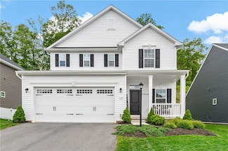 150 Horseshoe Dr, Oakdale, PA 15071