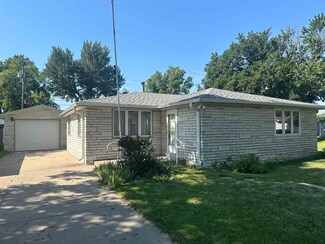1210 University St, Hastings, NE 68901