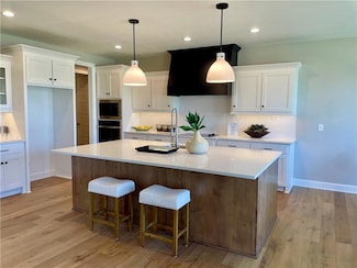 18337 Monrovia St, Overland Park, KS 66013