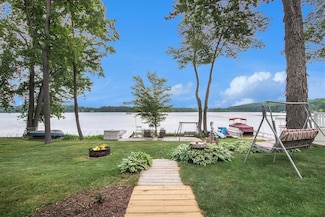 19092 Kenny Dr, Big Rapids, MI 49307