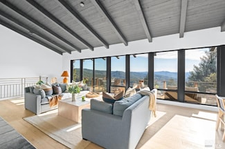 1325 Crestmont Dr, Angwin, CA 94508