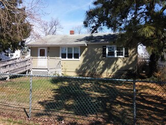 409 Maple St, Lakehurst, NJ 08733