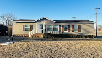 821 E A St, Watonga, OK 73772