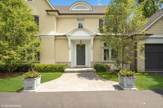 124 Winnetka Rd, Kenilworth, IL 60043