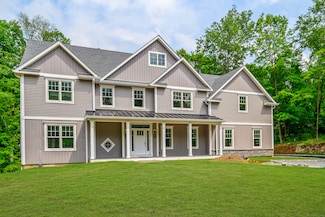 19 Madeline Dr, New Fairfield, CT 06812