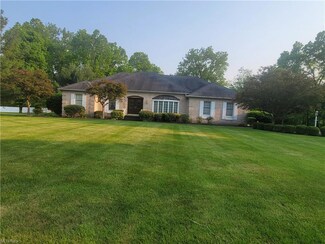 448 Avalon Dr SE, Warren, OH 44484