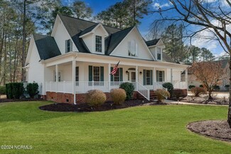 207 Perquimans Dr, Chocowinity, NC 27817