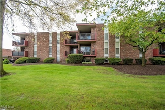 3000 N River Rd NE Unit F17, Warren, OH 44483