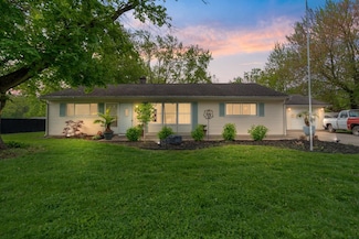 204 E Ramar Dr, Warsaw, IN 46580