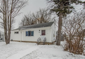 958 Sherwood Ct, Depew, NY 14043