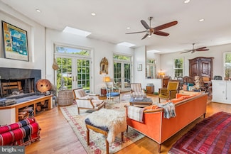 4519 Garrison St NW, Washington, DC 20016