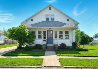 15 Seltzer Ave, Shelby, OH 44875
