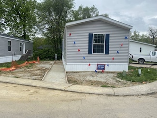212 Anker Ln Unit 28, Germantown Hills, IL 61548